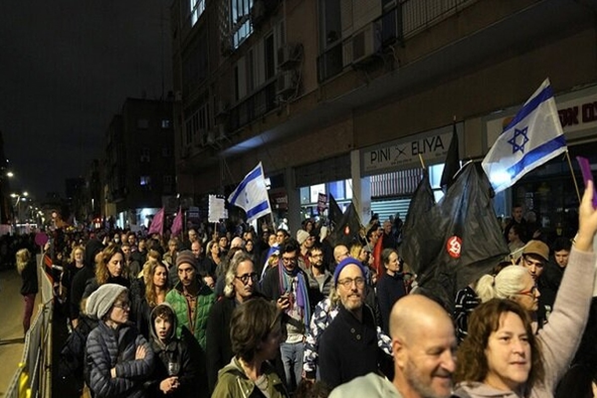 تظاهرات هزاران نفری صهیونیست‌ها در تل‌آویو علیه نتانیاهو + فیلم
