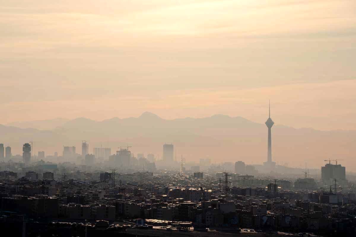 بازگشت آلودگی به هوای تهران| شهروندان از تردد در فضای باز خودداری کنند (۸ دی ۱۴۰۲)