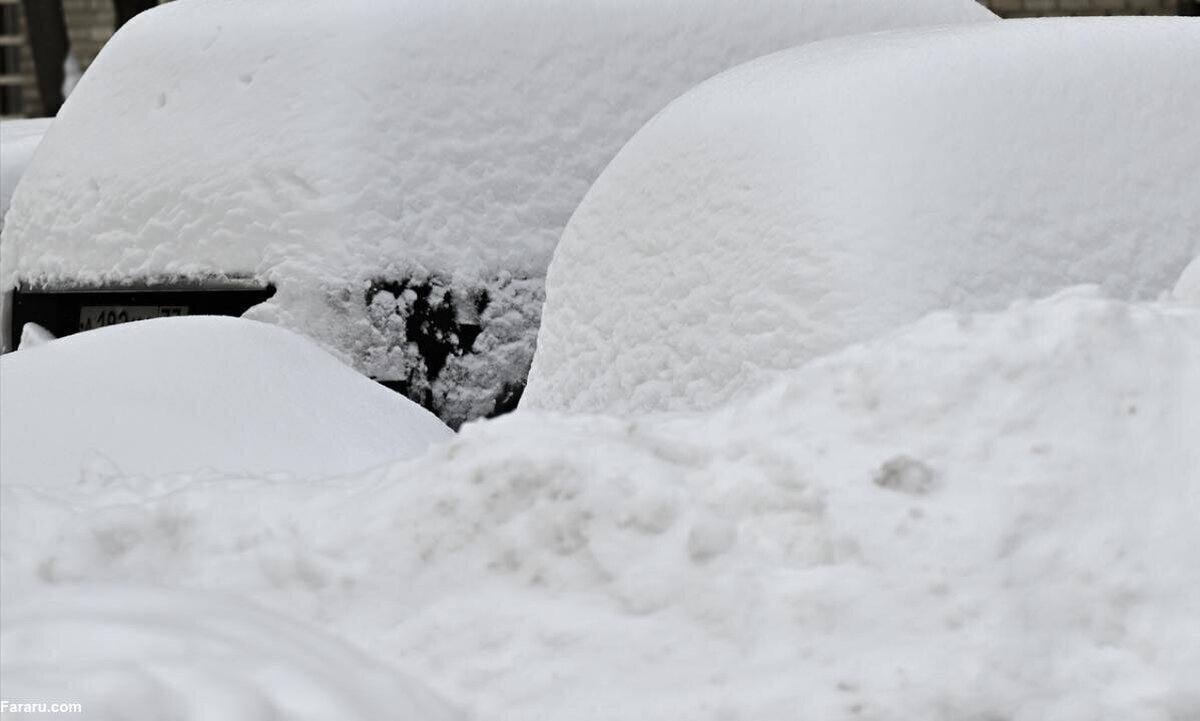 ویدئو| دفن شدن ماشین‌ها و خانه‌ها زیر برف سنگین روسیه