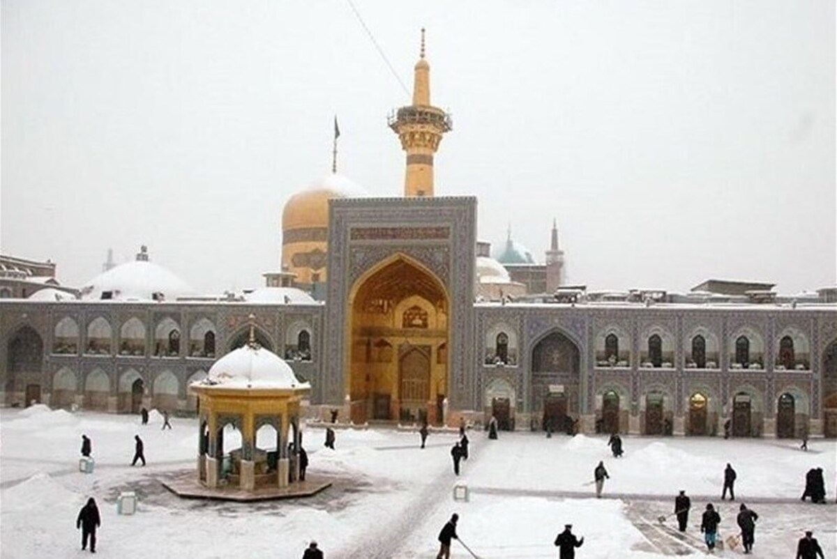 ویدئو | بارش برف در مشهد، حرم مطهر رضوی را سفید پوش کرد (۱۳ بهمن ۱۴۰۲)