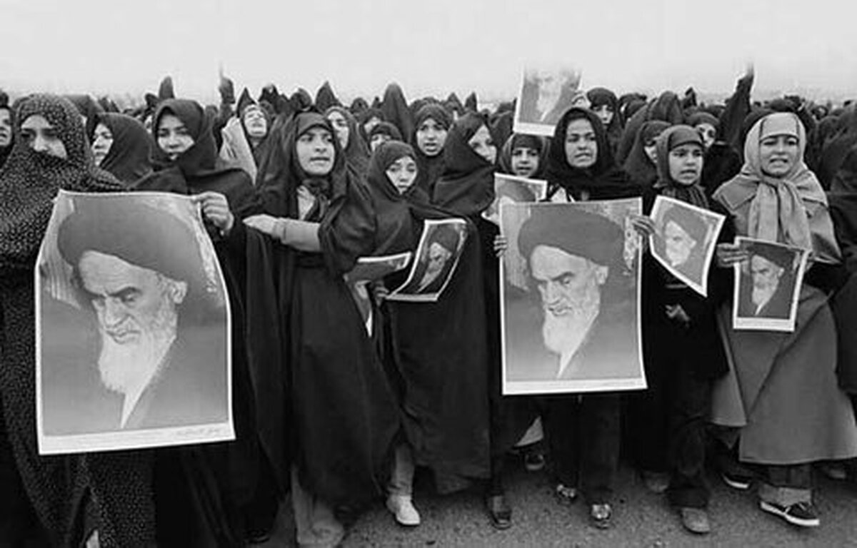 نقش حوزه‌های علمیه بانوان مشهدی در پیشبرد اهداف انقلاب اسلامی