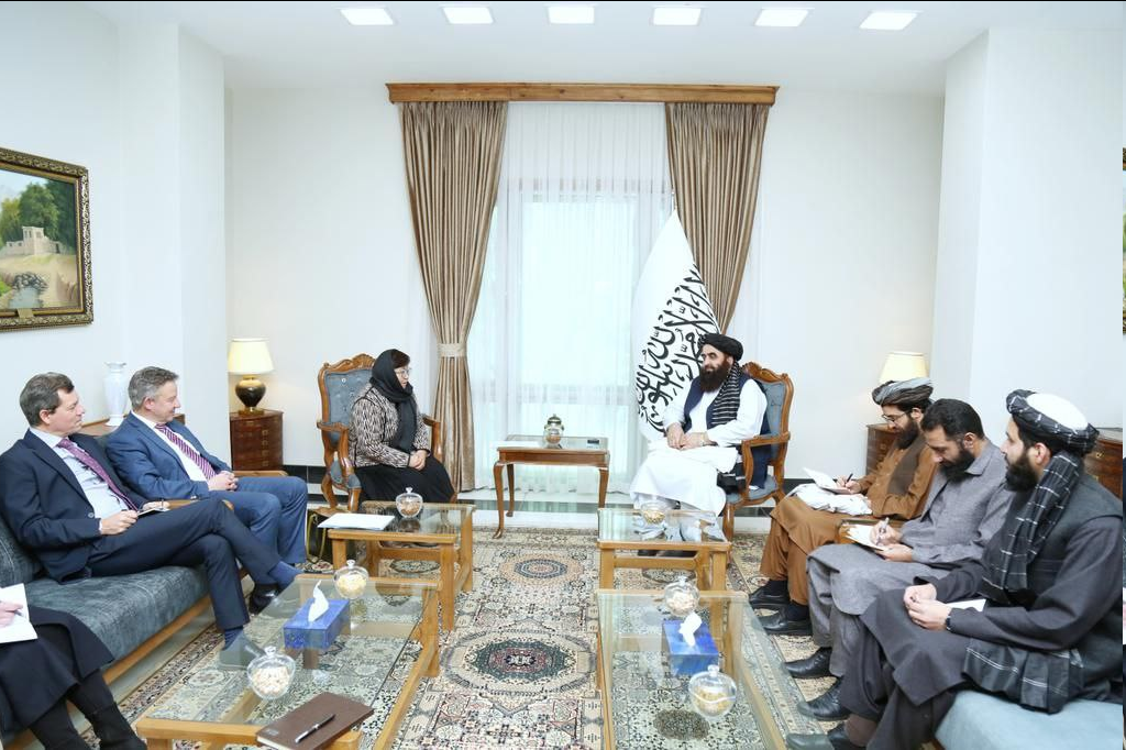 نشست دوحه؛ محور گفت‌وگوی امیرخان متقی و نماینده سازمان ملل در افغانستان