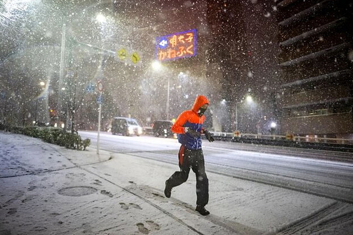 ۱۰۰ نفر در نتیجه بارش سنگین برف در توکیو مصدوم شدند
