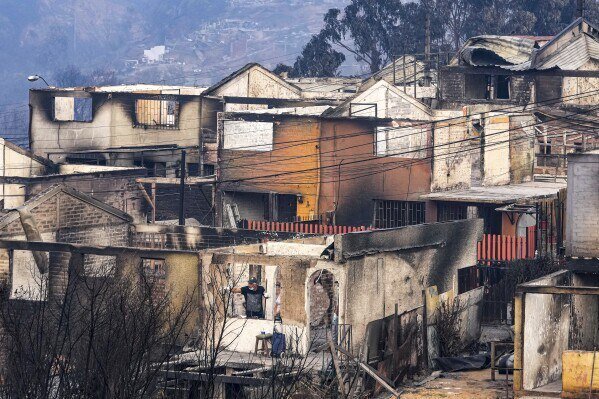 قربانیان آتش‌سوزی‌های جنگلی در شیلی به ۱۲۳ تن رسید + عکس