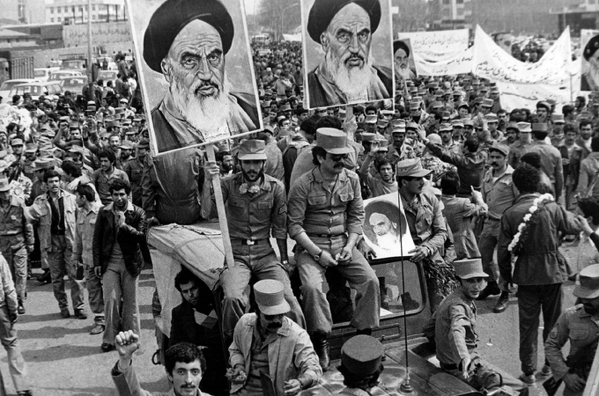 پادکست | روزشمار پیروزی انقلاب اسلامی در مشهد | قسمت نهم شنبه (۲۱ بهمن ۱۳۵۷)