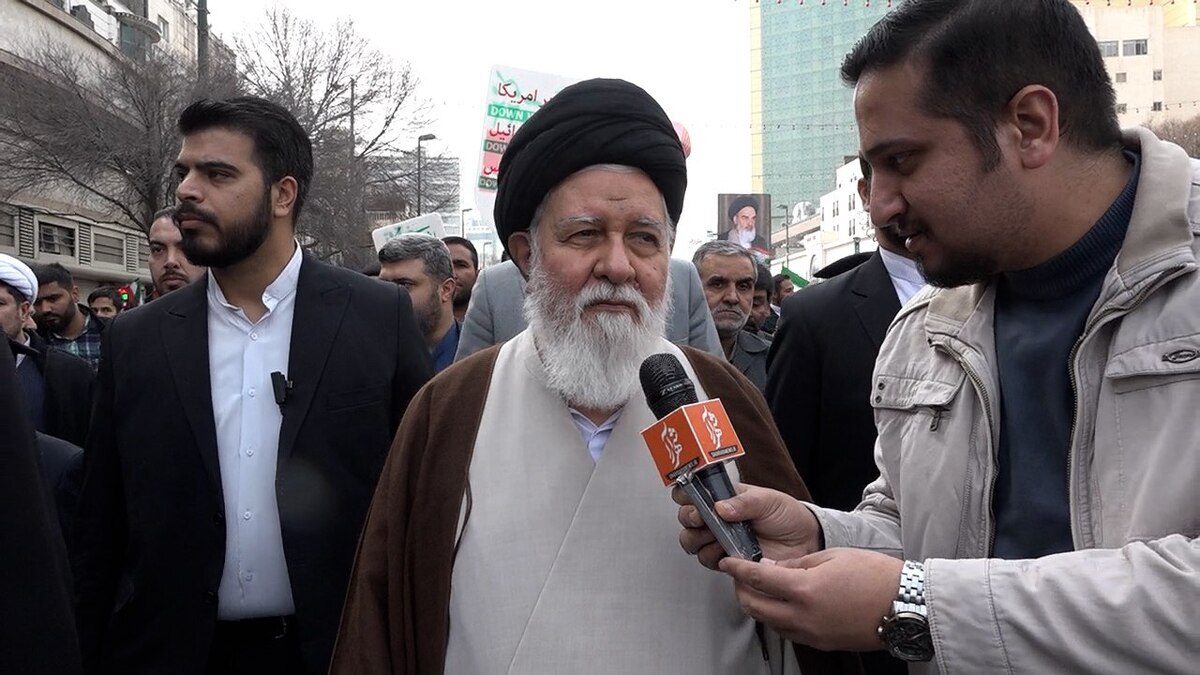 واکنش امام جمعه مشهد به حضور پرشور مردم در راهپیمایی ۲۲ بهمن