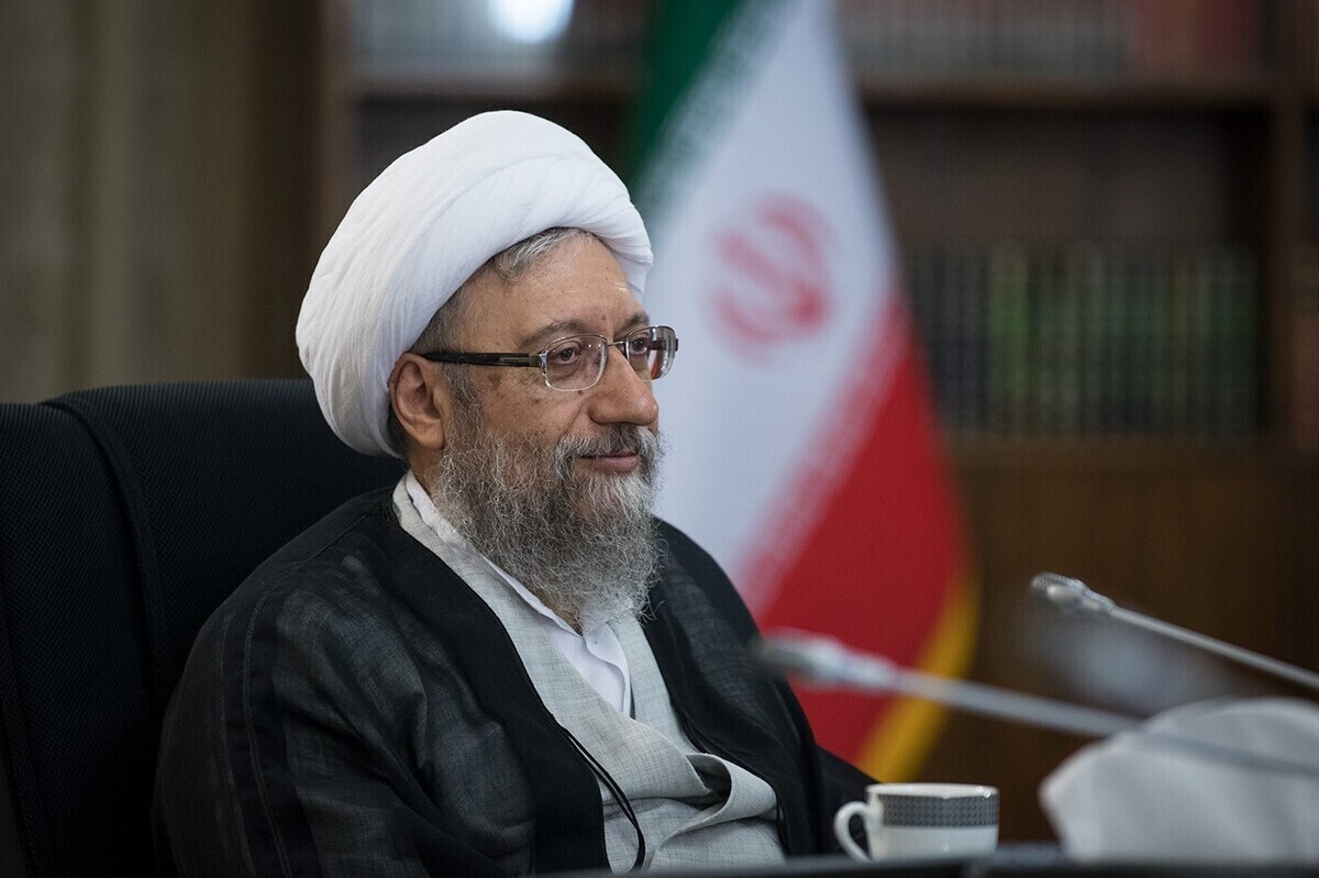 رئیس مجمع تشخیص مصلحت نظام: رسانه‌ها در ترغیب مردم به حضور در انتخابات تلاش کنند