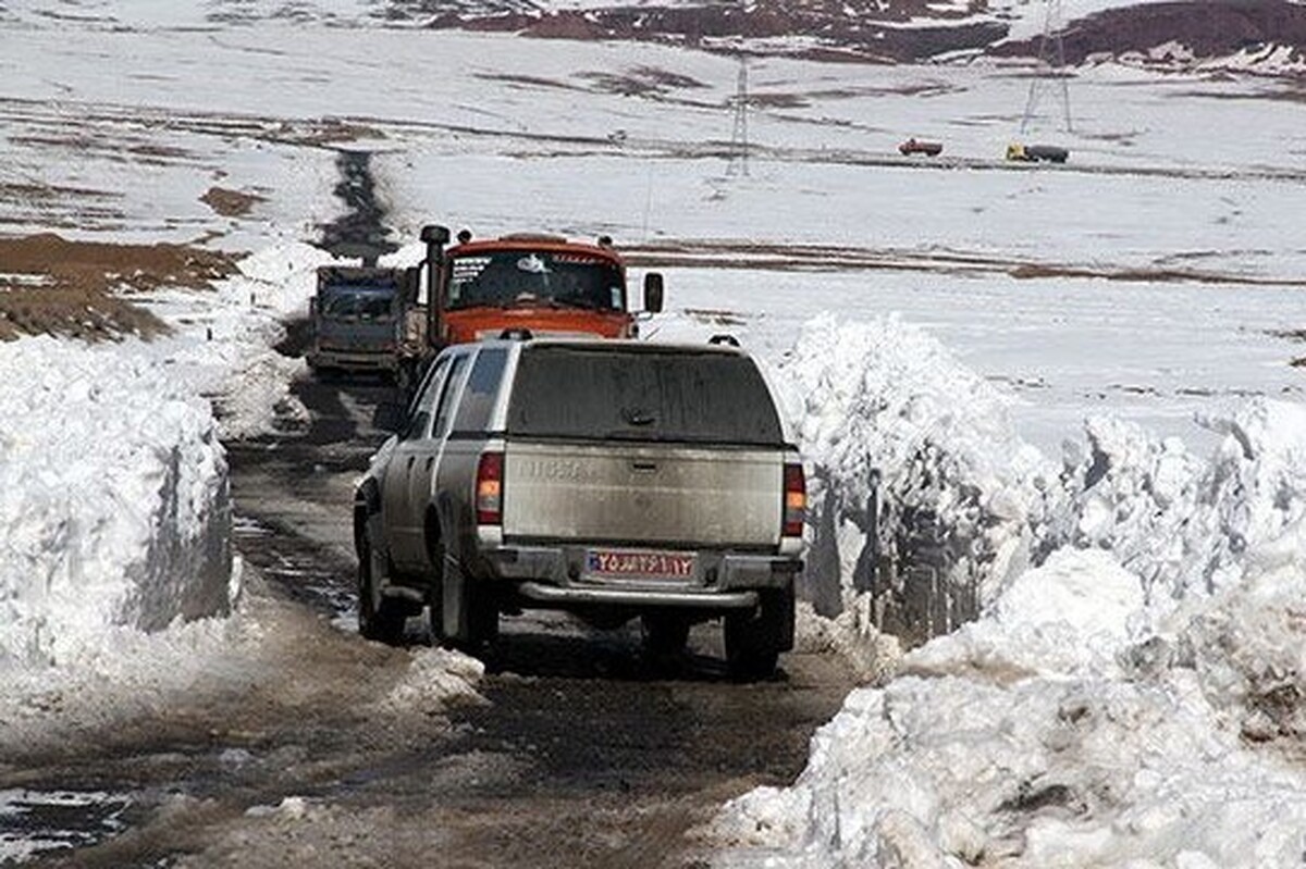 بازگشایی جاده‌های روستایی مسدود شده در فریمان خراسان رضوی (۹ بهمن ۱۴۰۲)
