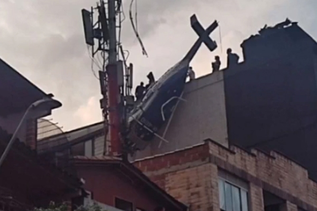 ویدئو| سقوط یک هلیکوپتر در کلمبیا