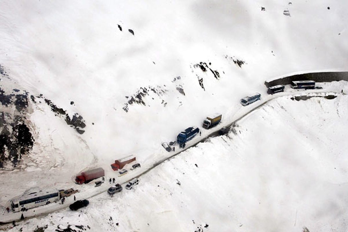 برف شدید در افغانستان جان ۲۰ نفر را گرفت + فیلم