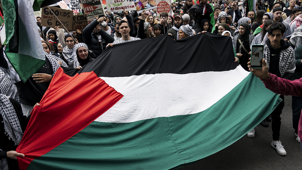 تظاهرات بی‌سابقه در سرزمین‌های اشغالی علیه جنگ غزه