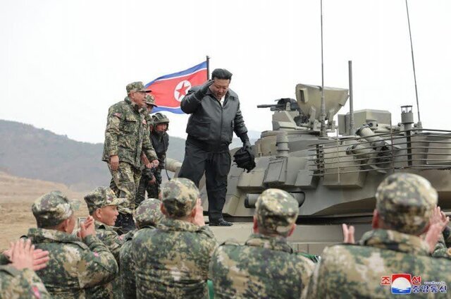رونمایی کیم جونگ اون از تانک جدید کره شمالی