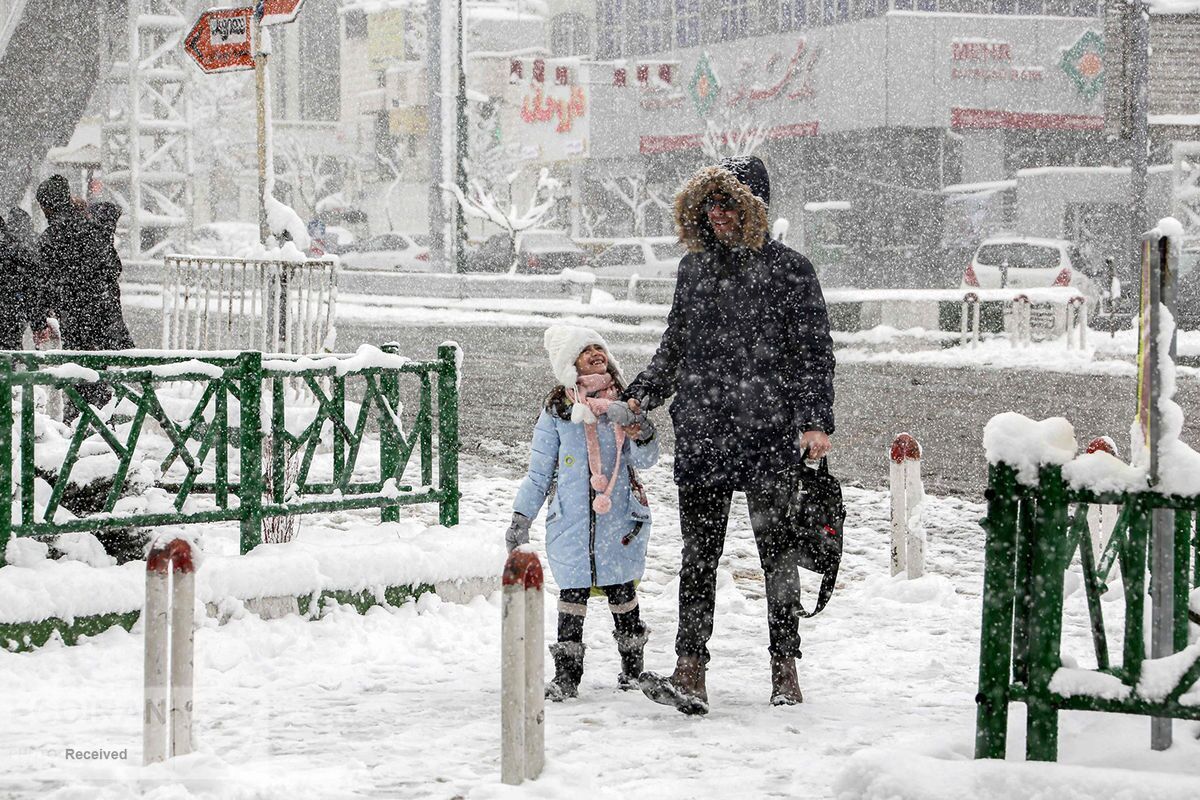 برف و یخبندان مدارس ۷ شهرستان تهران را تعطیل کرد (۶ اسفند ۱۴۰۲)