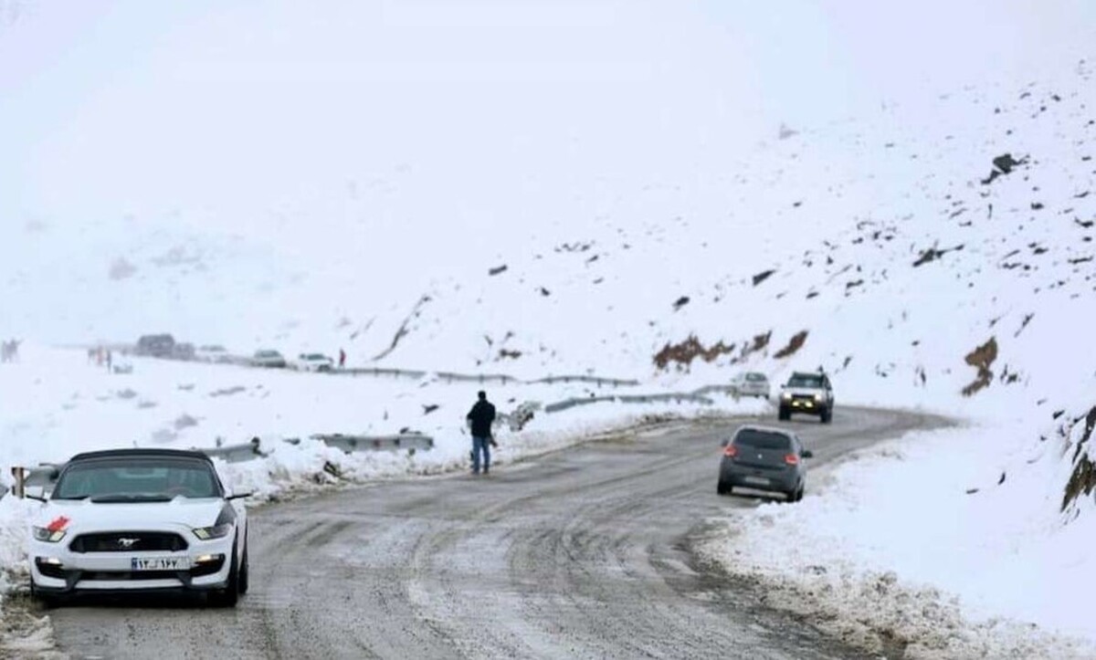 بارش برف و باران در بیشتر جاده‌های کشور | جاده چالوس ۳ روز مسدود می‌شود (۷ اسفند ۱۴۰۲)