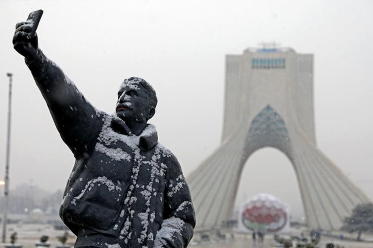 پیش بینی هواشناسی فردا (۸ اسفند ۱۴۰۲) در تهران | برف تا چه روزی میهمان تهرانی‌ها است؟