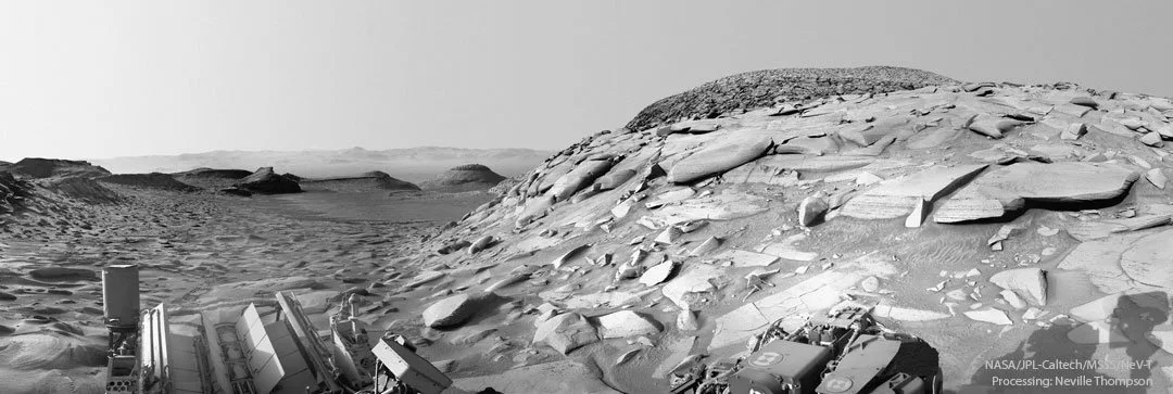 تصویر جذاب مریخ نورد «کنجکاوی» ناسا از تپه‌ها و صخره‌های مریخ