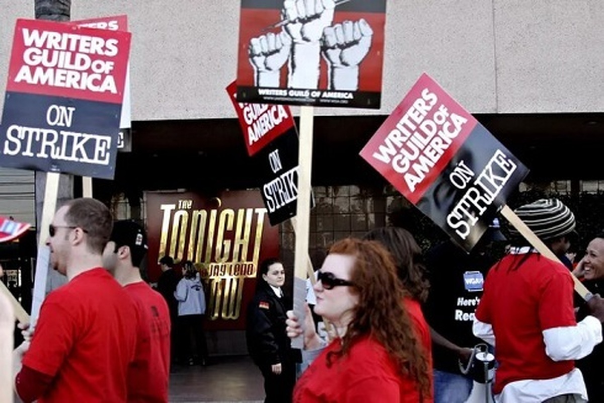 بزرگترین اعتصاب نویسندگان هالیوود بر سر دستمزد