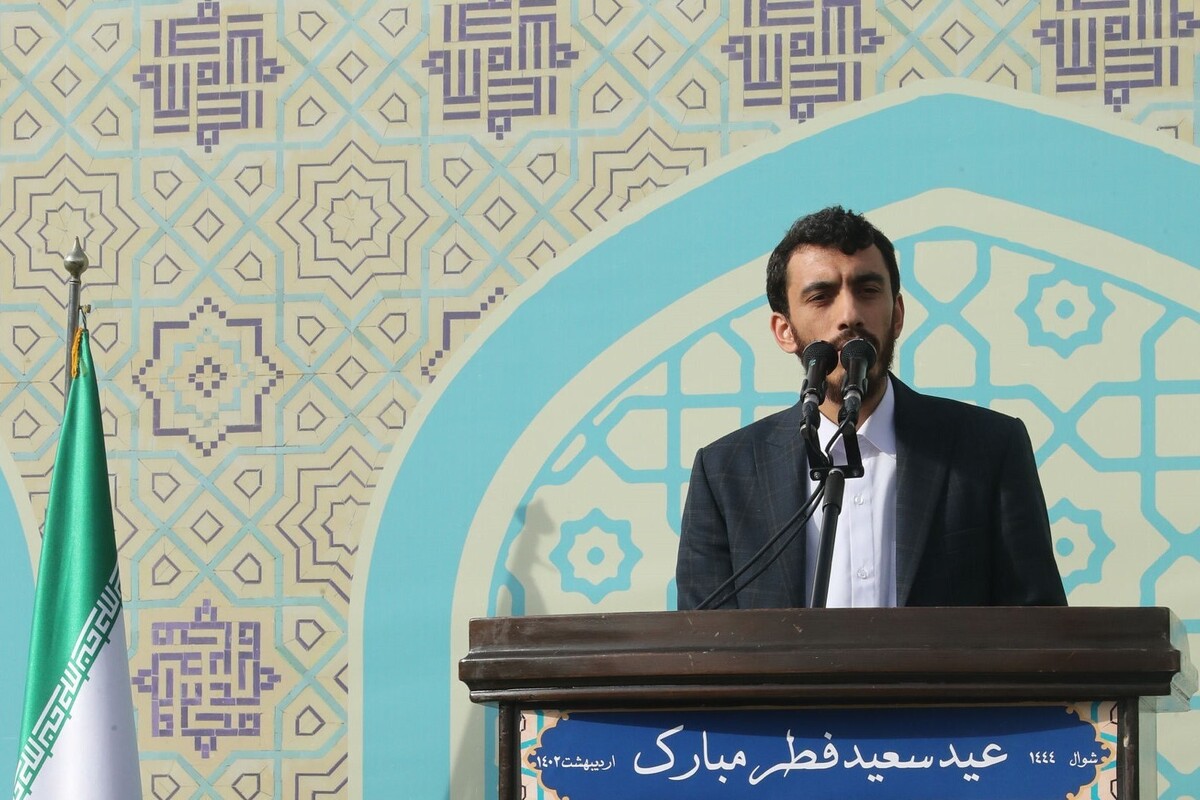 شعرخوانی حاج مهدی رسولی درباره مشکلات اقتصادی در مصلی تهران+ فیلم