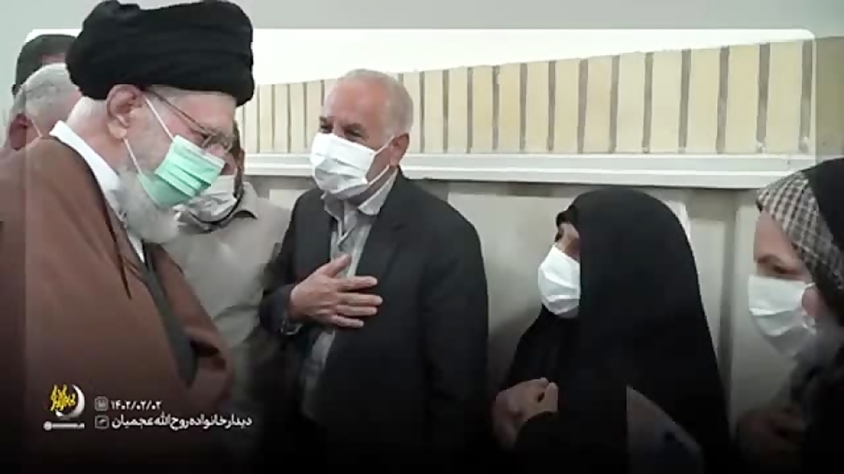 ویدئو| تصاویری از دیدار خانواده شهید روح الله عجمیان با رهبر انقلاب