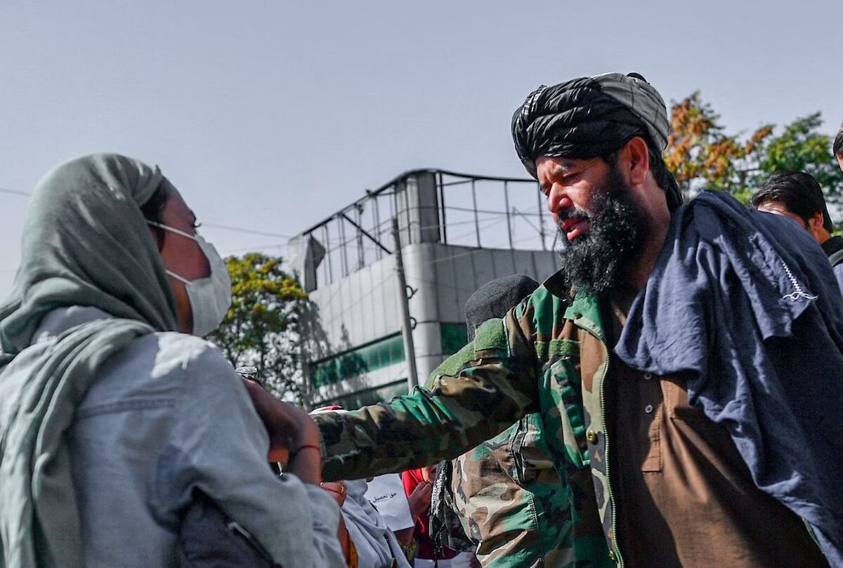 چین از رفتار طالبان با زنان افغانستان انتقاد کرد