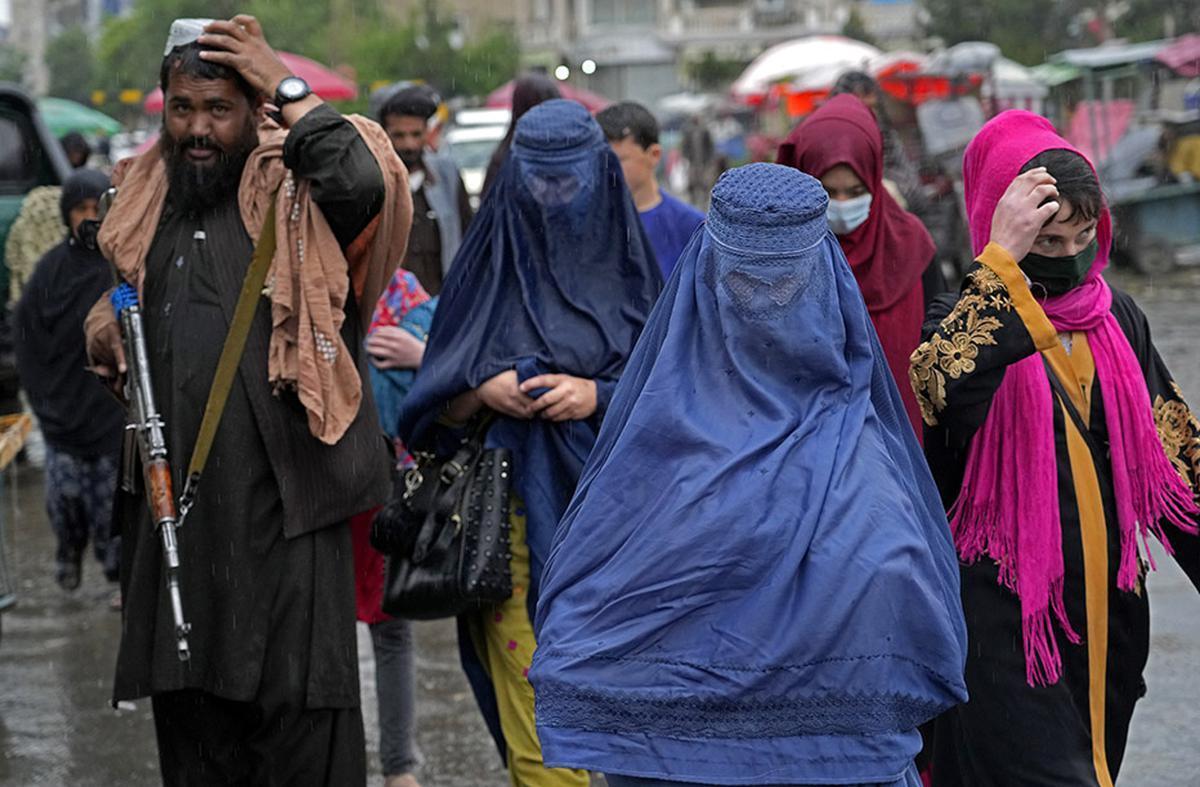ماجرای تن فروشی فهیمه، مجری افغانستانی به دلیل فقر چیست؟