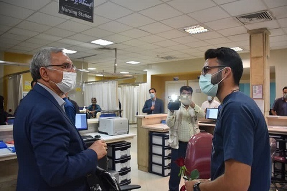 وزیر بهداشت از بیمارستان امام رضا(ع) مشهد بازدید کرد