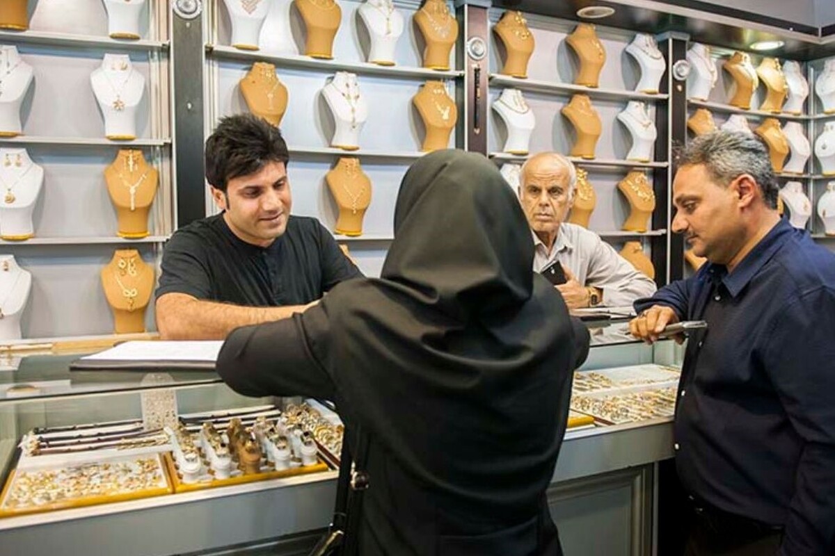 افزایش فروشندگان طلا در مشهد به‌دلیل ثبت‌نام خودرو 
