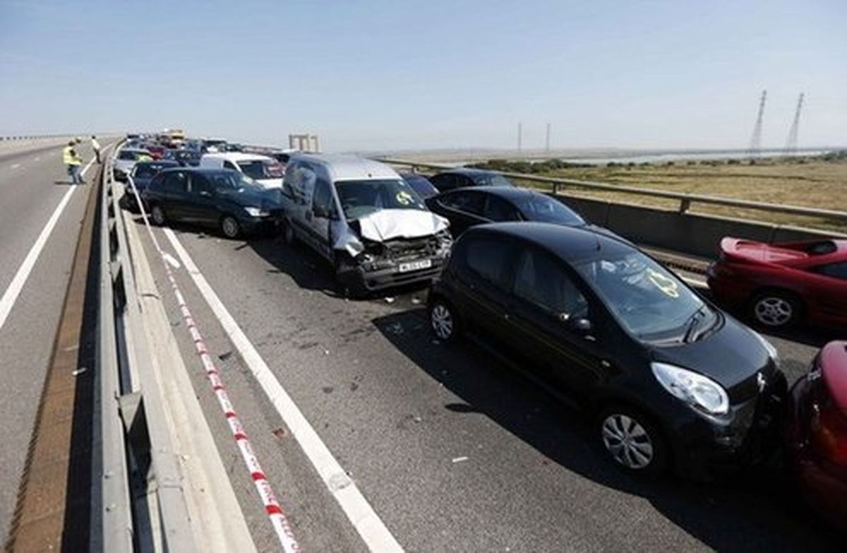 تصادف زنجیره‌ای ۲۵ خودرو در آزادراه قزوین_کرج (۳۱ اردیبهشت ۱۴۰۲)