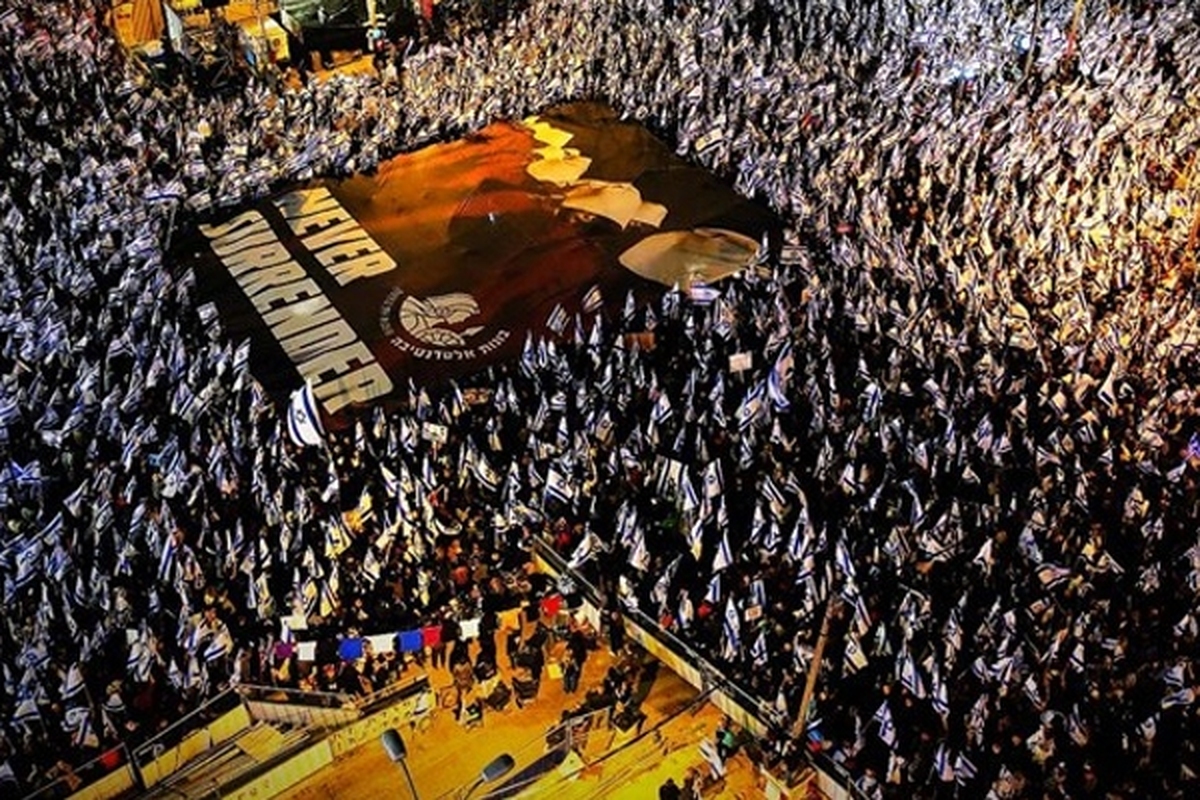 هفدهمین شنبه اعتراضی در تل‌آویو | تظاهرات ۱۶۰ هزار صهیونیست علیه نتانیاهو + فیلم و عکس