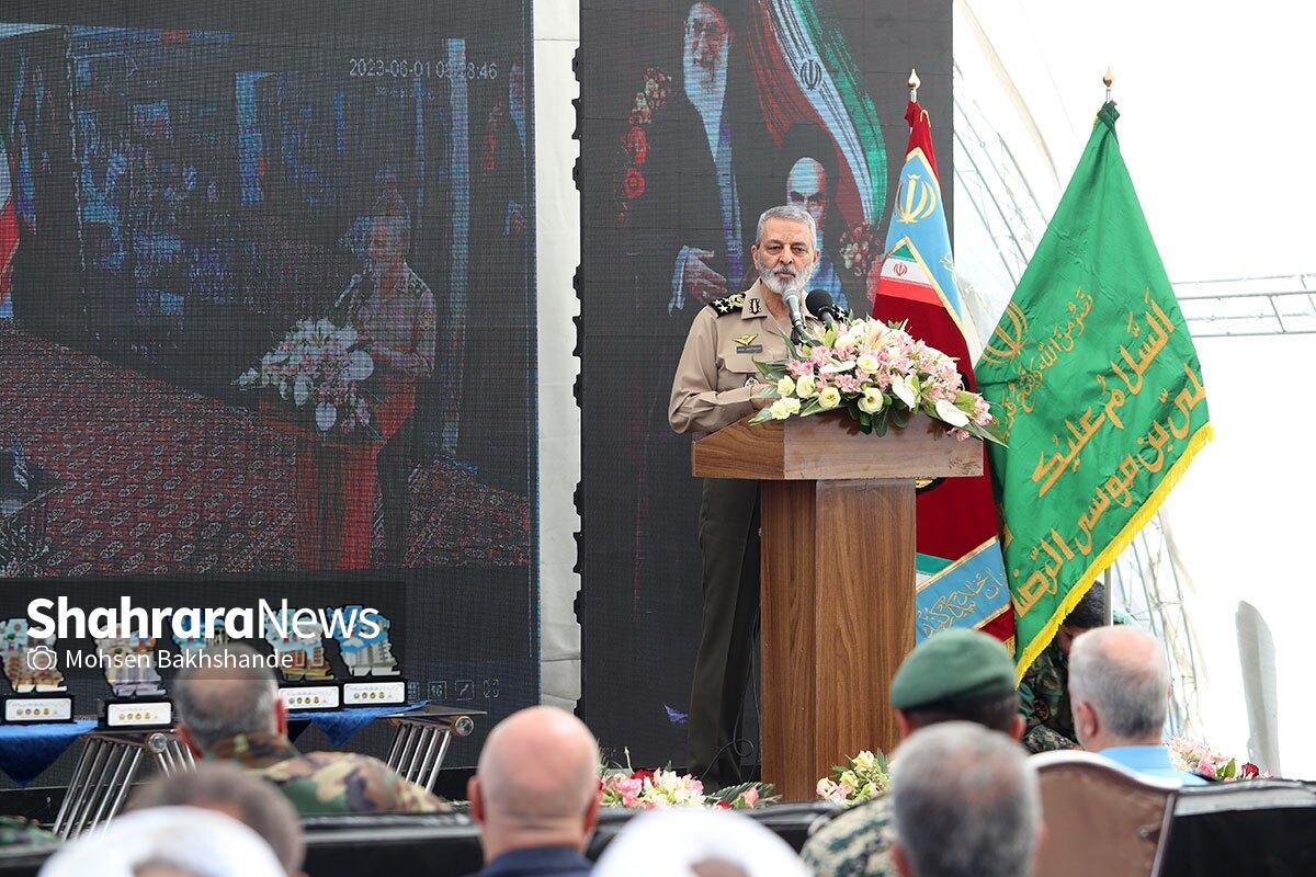 فرمانده کل ارتش در مشهد: نیرو‌های مسلح ایران در بهترین سطح آمادگی هستند| هرگز متوقف نخواهیم شد