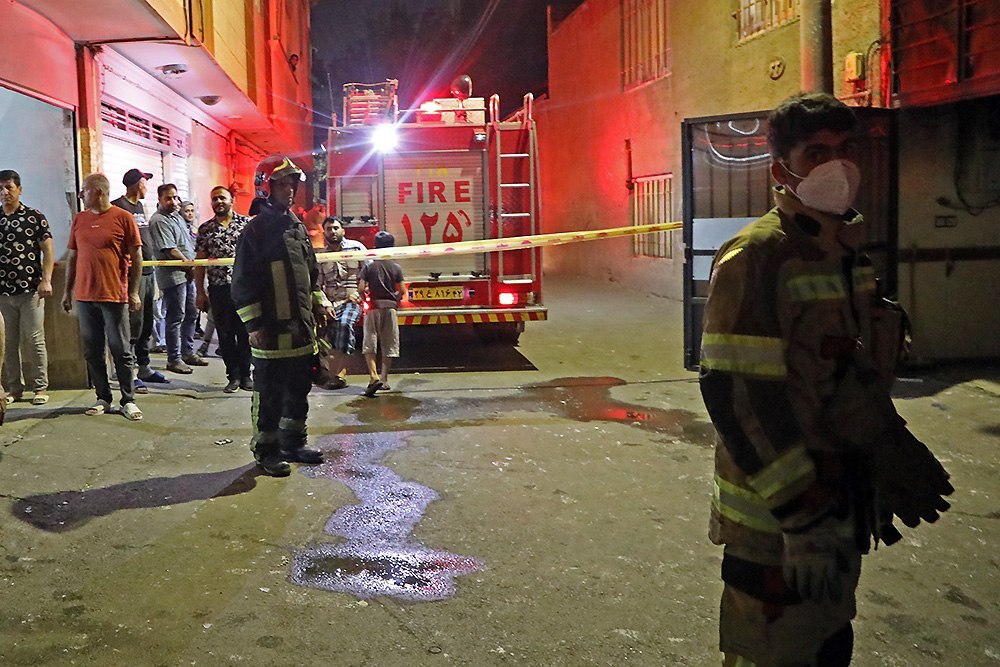 انفجار یک منزل مسکونی در مشهد براثر نشت گاز شهری | نجات جان ۱۶ نفر توسط آتش نشانان