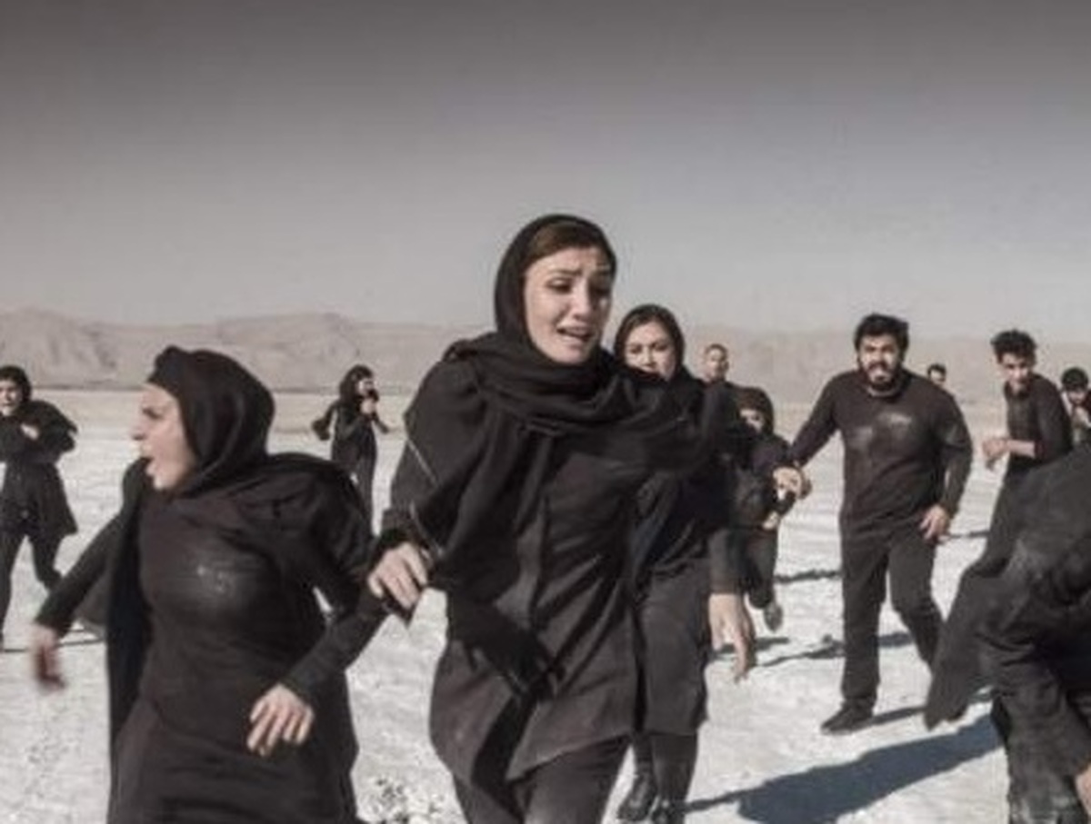 نمایش «مهاجران» مسعود احمدی در هنر و تجربه + زمان اکران
