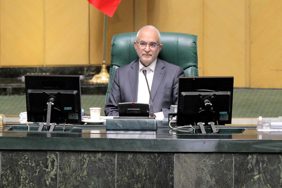 نایب رئیس مجلس در مشهد: امیدوارم با گشایش‌ها، سرمایه‌گذاری را در کشور افزایش دهیم