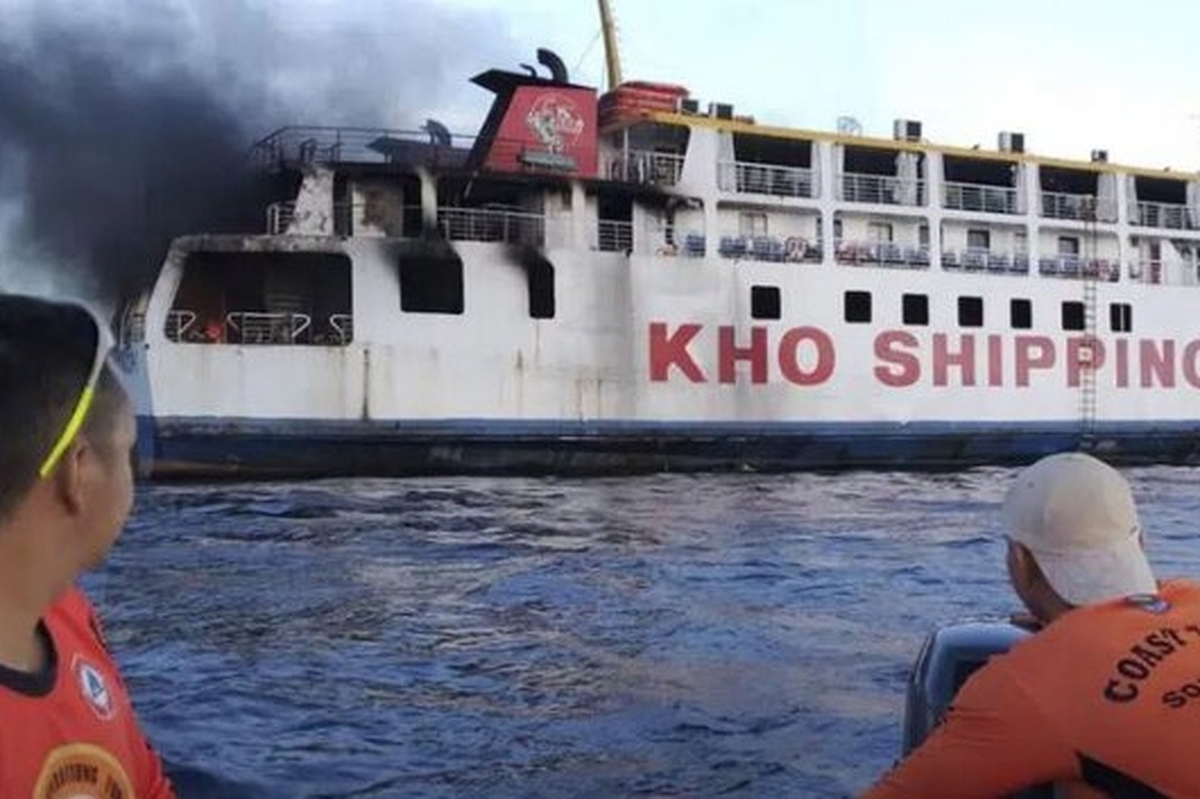 ۱۲۰ مسافر و خدمه در آتش‌سوزی کشتی فیلیپینی نجات یافتند