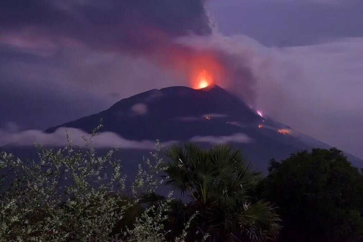 ویدئو| فعال شدن آتشفشان مراپی اندونزی