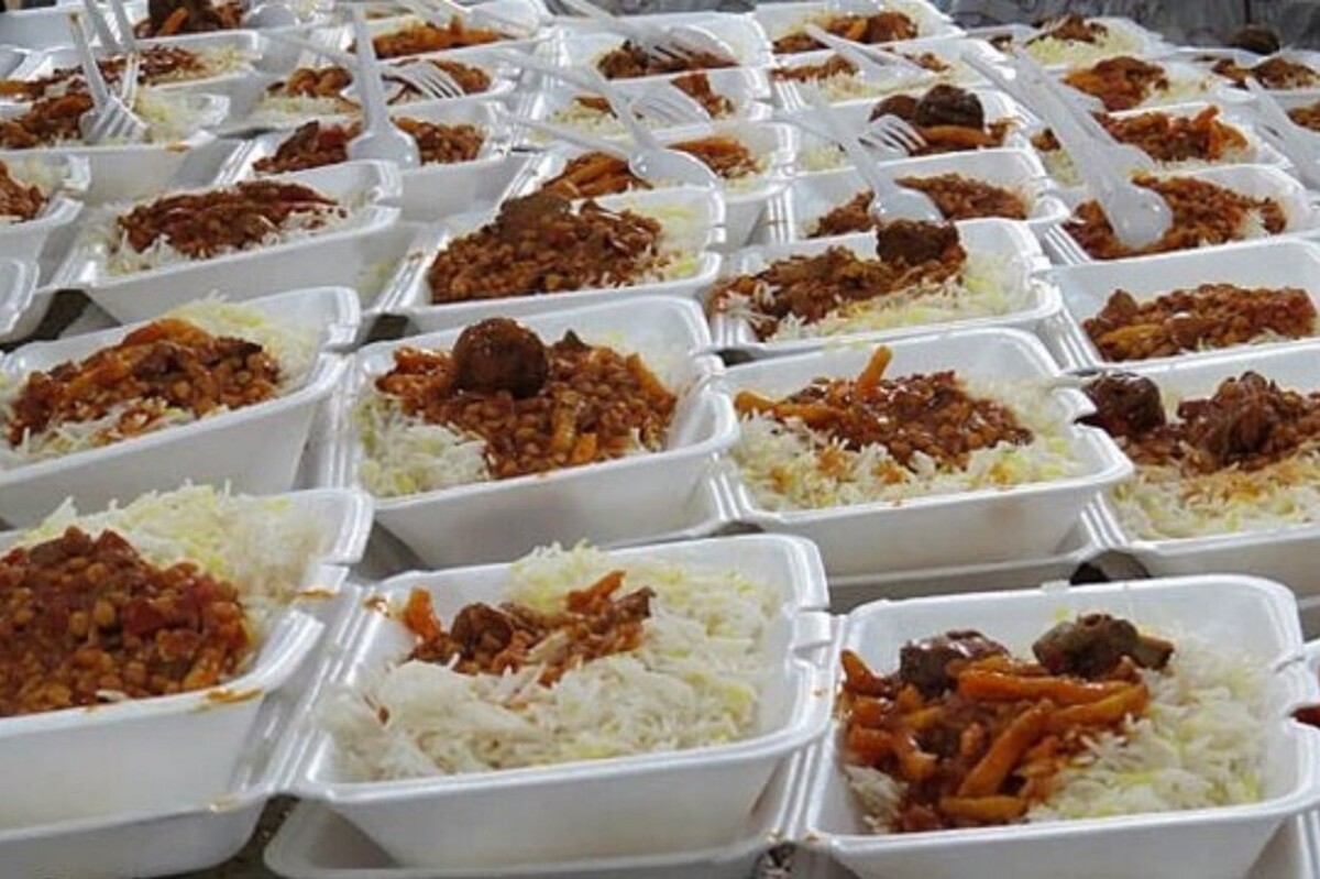 طبخ و توزیع بیش از ۸۰ هزار پرس غذا در حاشیه شهر مشهد به مناسبت عید غدیر