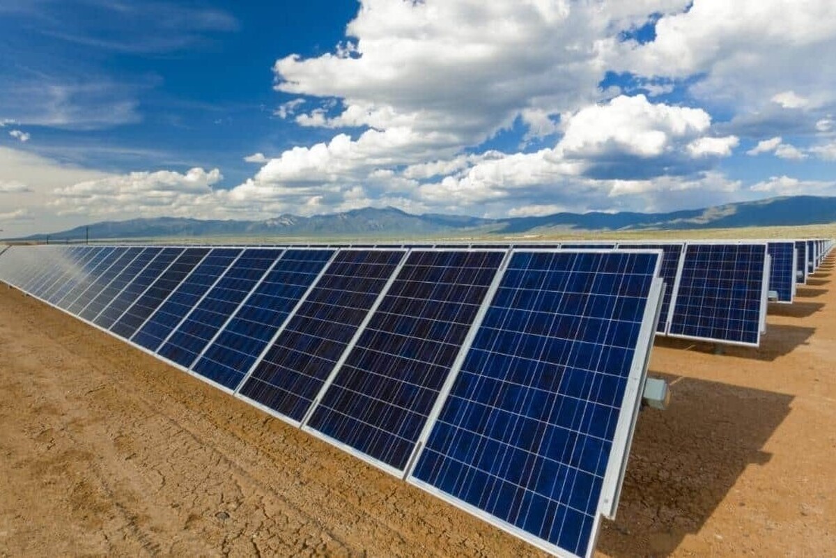 توسعه پنل‌های خورشیدی راهکاری چند منظوره در کنترل عرصه‌های بیابانی