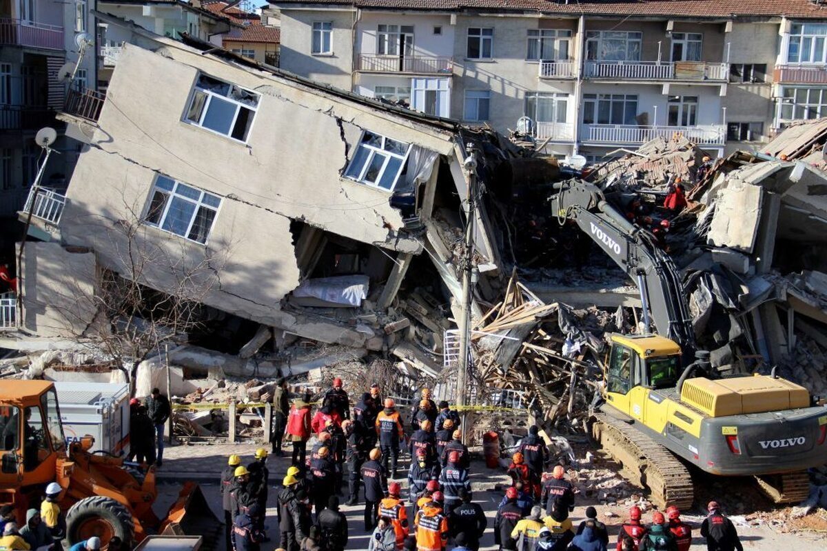 لزوم افزایش امنیت و ایمنی در هنگام زلزله | تجربه زلزله خوی و ترکیه ارزشمند است