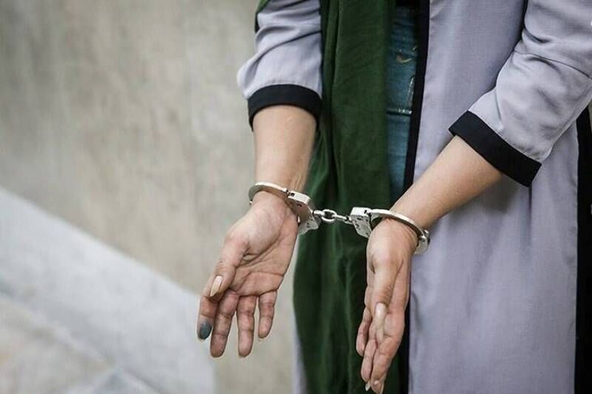 دستگیری زنی که با پوشش پلیس از مردم اخاذی می‌کرد