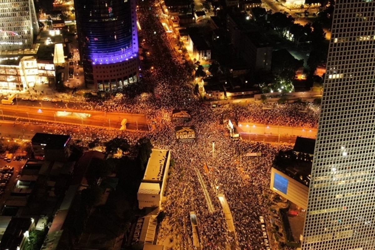 اعتراض صدهزارنفری علیه نتانیاهو در تل آویو (۳ تیر ۱۴۰۲) + فیلم و تصاویر
