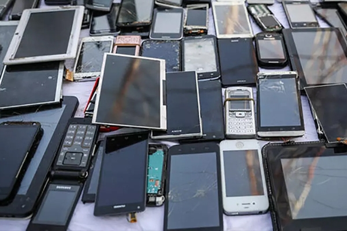 کشف محموله ۱.۵ میلیارد تومانی گوشی تلفن سرقتی در تایباد