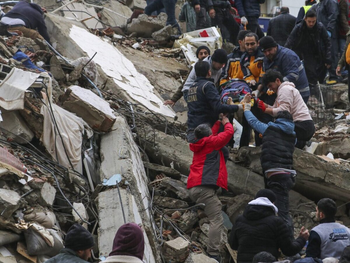 ویدئو| کشف جسد قربانیان زلزله ترکیه پس از ۴ ماه