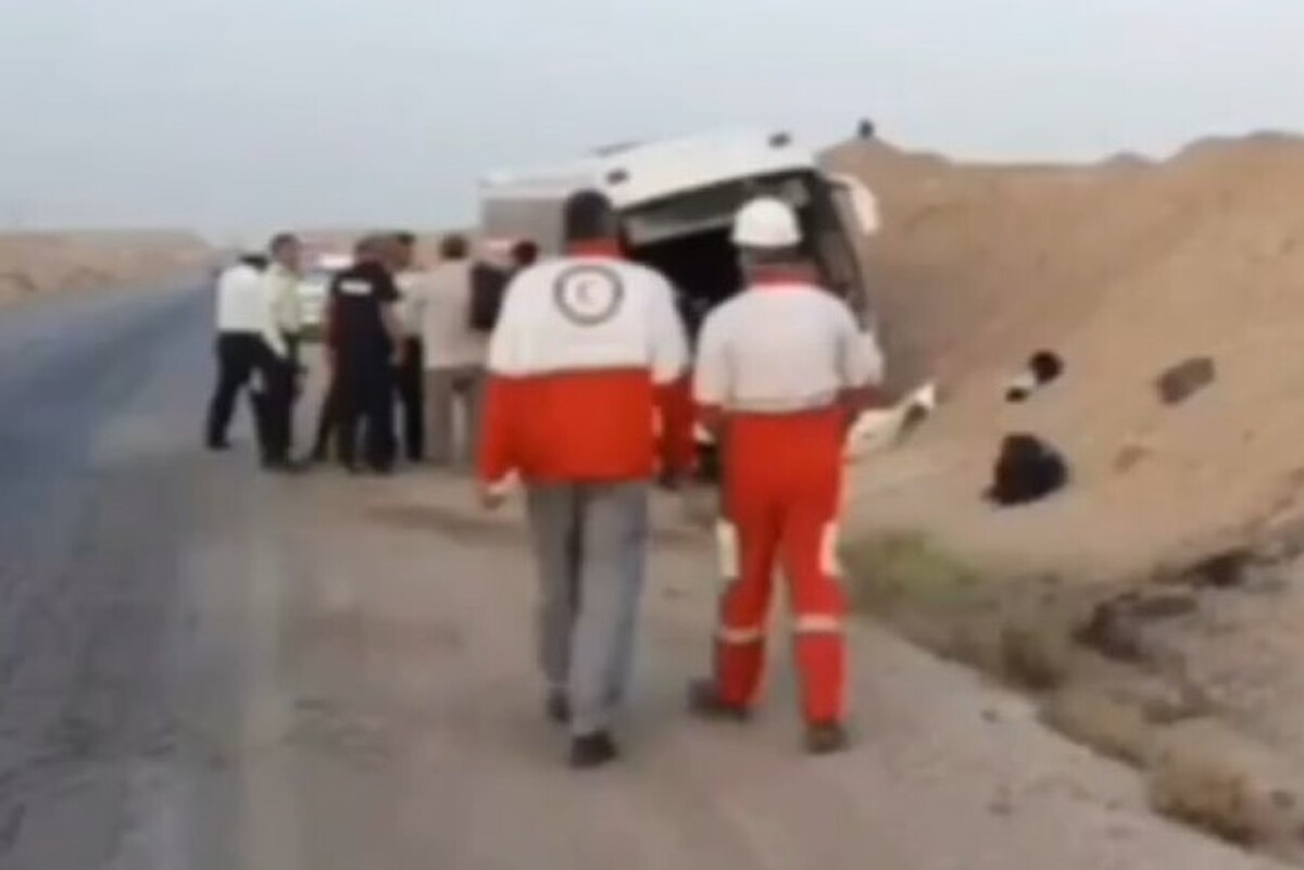 ویدئو | انحراف اتوبوس بوشهر - مشهد، ۴ مصدوم بر جای گذاشت