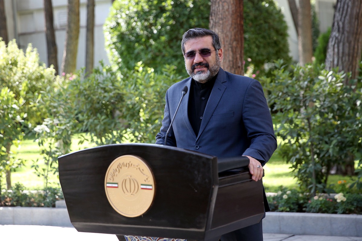 وزیر ارشاد: کارخانه مشترک کاغذ ایران و ونزوئلا به بهره‌برداری می‌رسد| حضور ۲۵ میلیون ایرانی در برنامه‌های هنری+ فیلم