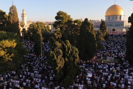 ۱۰۰ هزار نمازگزار نماز عید قربان در مسجد الاقصی را برگزار کردند