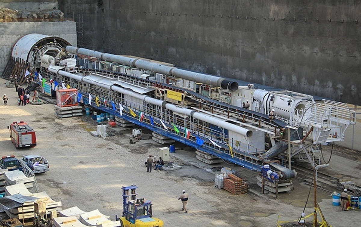 کیامرز خبرداد: پروژه انتقال قطعات بزرگ دستگاه حفار قطار شهری مشهد ۱۰ روز زودتر به اتمام رسید