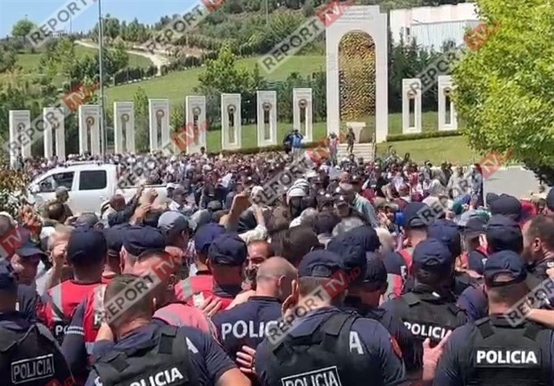 جزئیات جدید از ماجرای بازرسی پلیس آلبانی از اردوگاه منافقین منتشر شد + عکس
