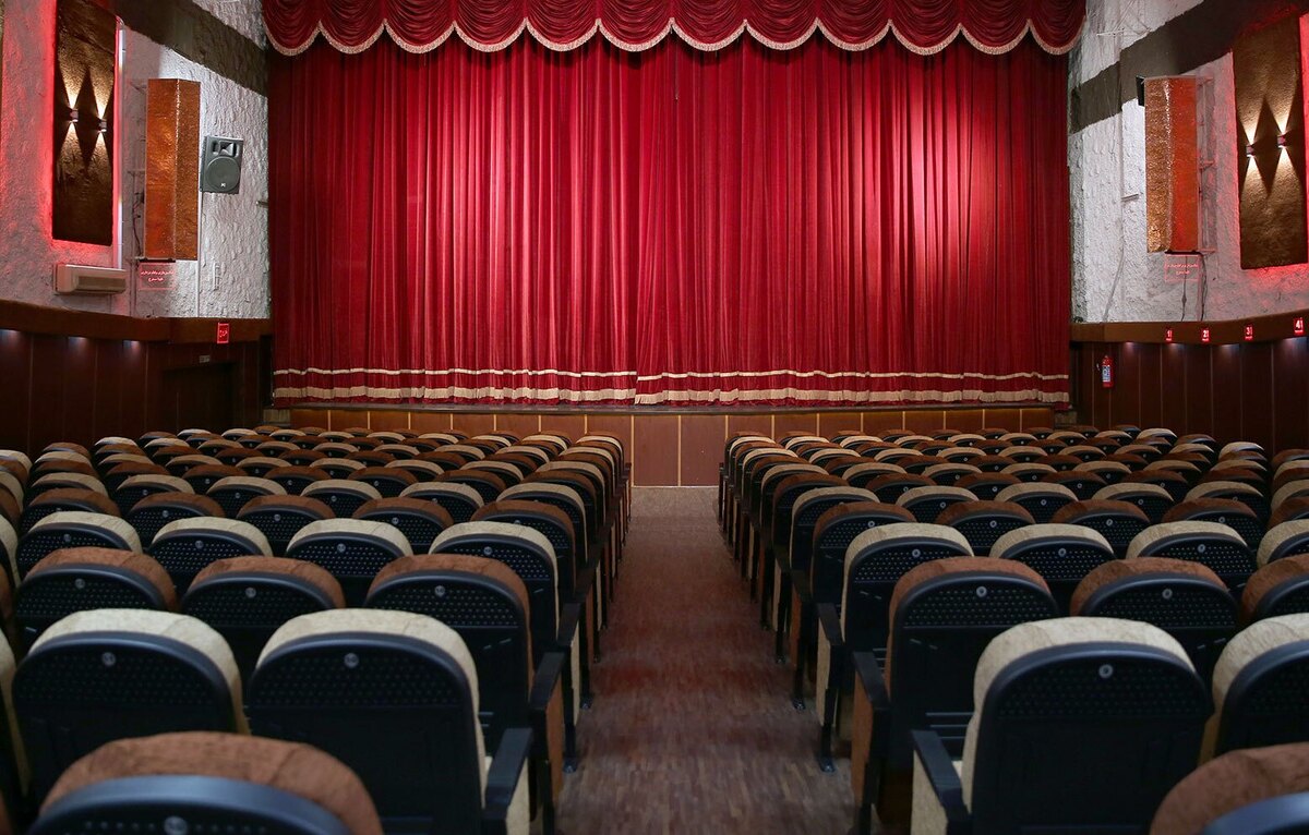 سالن‌های سینماها و تئاتر مشهد در روزهای پایانی هفته فعال هستند (۱۱ و ۱۲ مرداد)