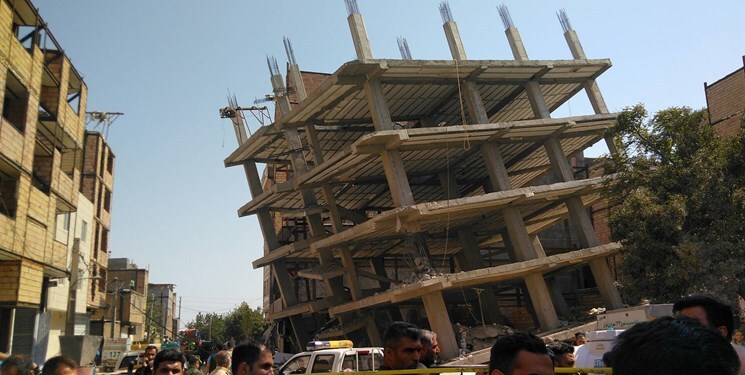ریزش چند ساختمان در جنوب تهران| نیرو‌های پلیس و شهرداری زیر آوار گرفتار شدند (۱۵ مرداد ۱۴۰۲)