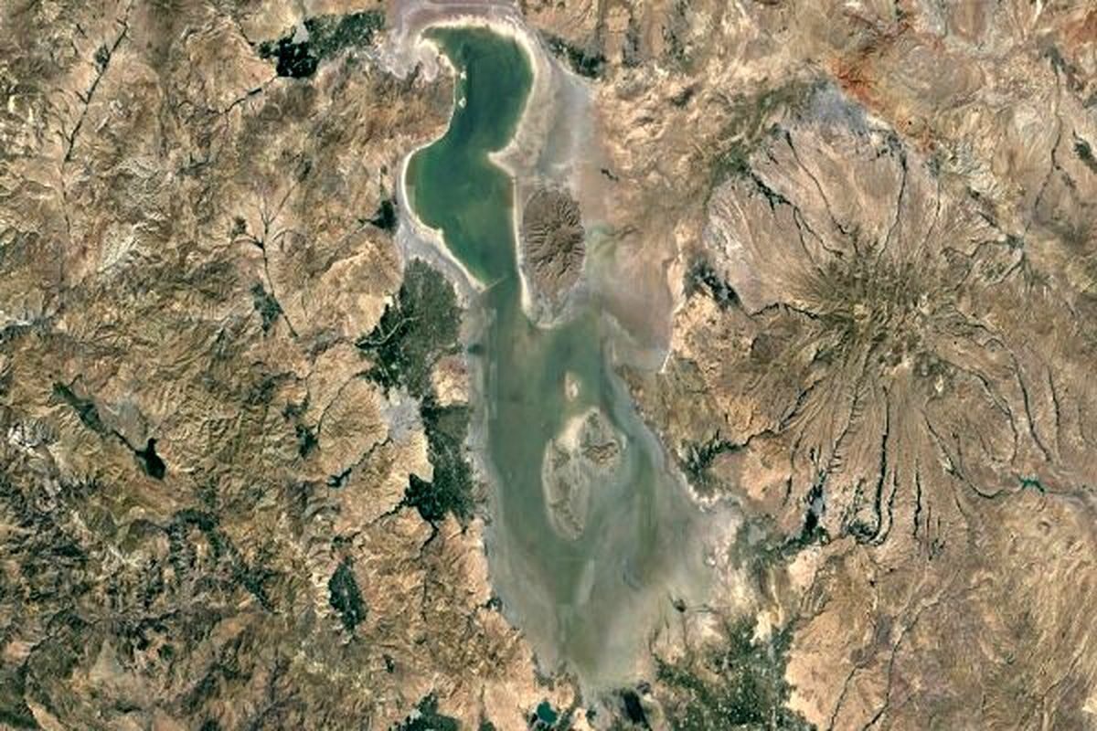 وضعیت دریاچه ارومیه مناسب نیست | مردم به احیای دریاچه کمک کنند